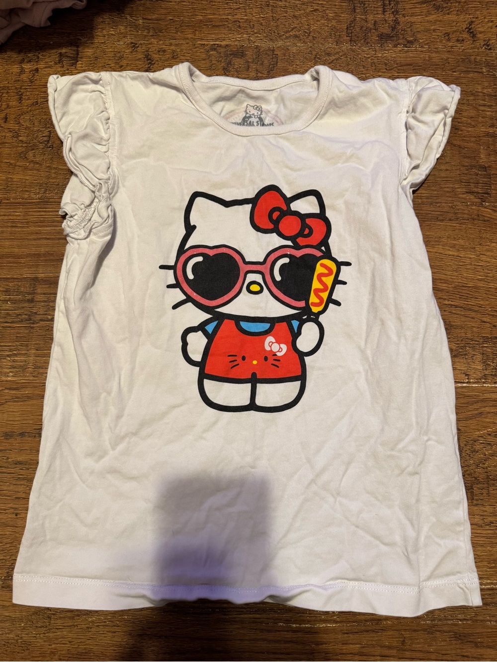 Hello Kitty Girls Universal Studios tee 10 like new bought 1 month ago